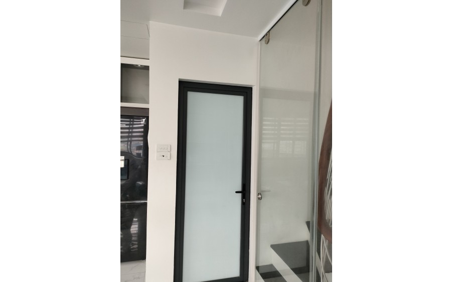 Cho thuê gấp lâu dài giá rẻ thang máy ô tô đỗ Trương Định 500m, 5 tầng, mặt tiền 5m, 50 tr/th Hoàng Mai.